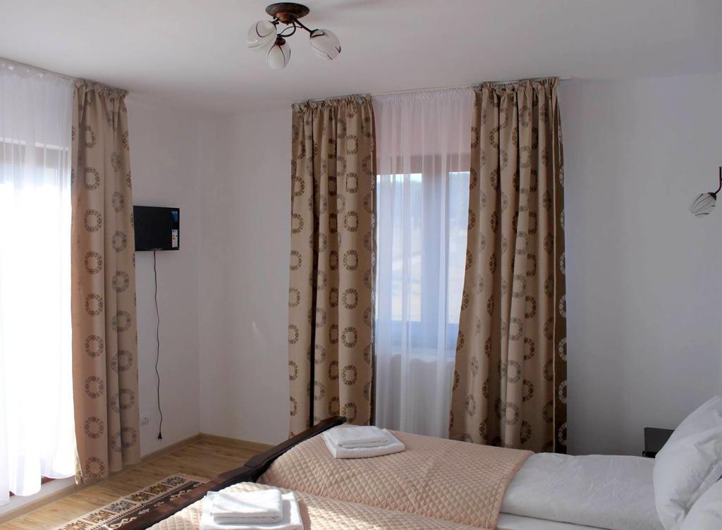 Pensiunea Catalina Moldova Sulita Ngoại thất bức ảnh
